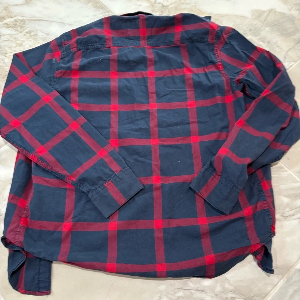 Hollister Men's Navy and Red Epic Flex Stretch Button Up - Picture 4 of 6